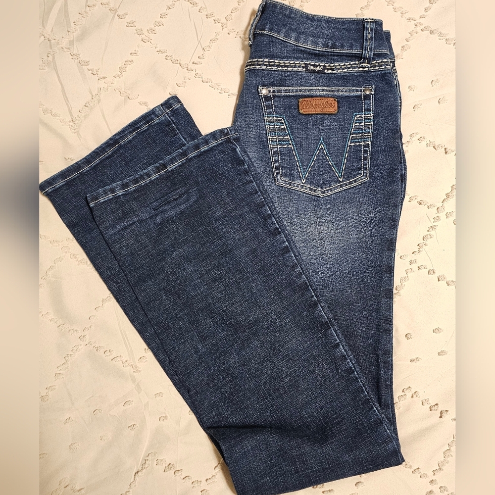 Wrangler Women’s Dark Blue Stretch Bootcut Jeans